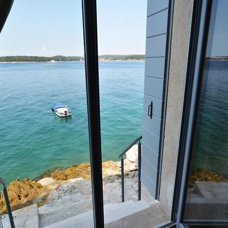 로비니 Arnolongo Sea View 아파트 외부 사진