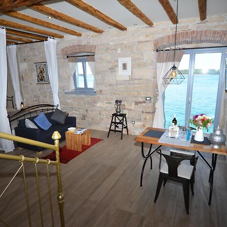 로비니 Arnolongo Sea View 아파트 외부 사진