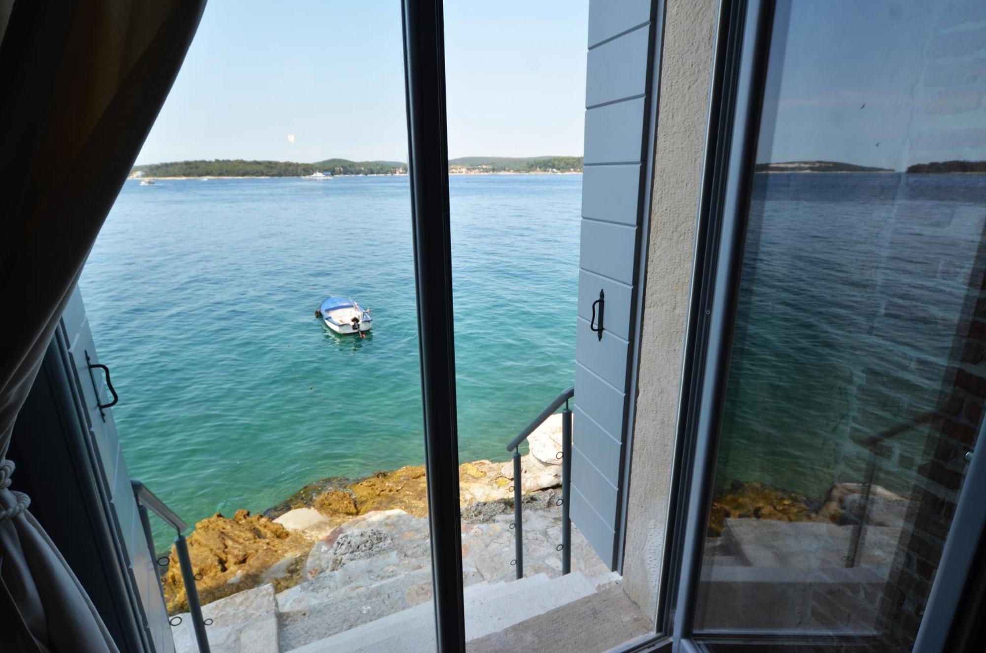 로비니 Arnolongo Sea View 아파트 외부 사진