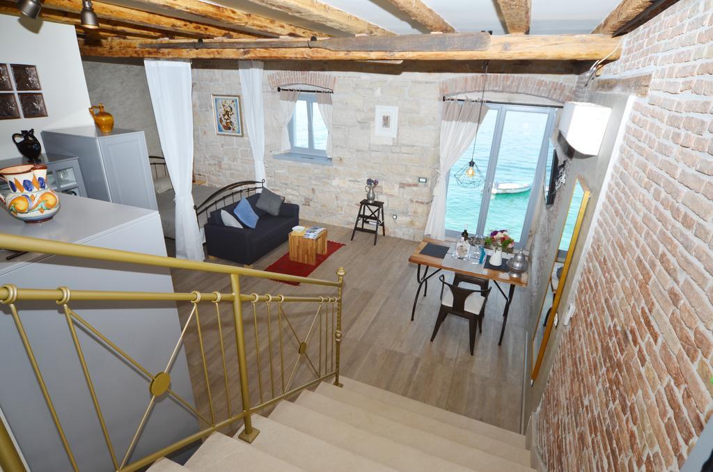 로비니 Arnolongo Sea View 아파트 외부 사진